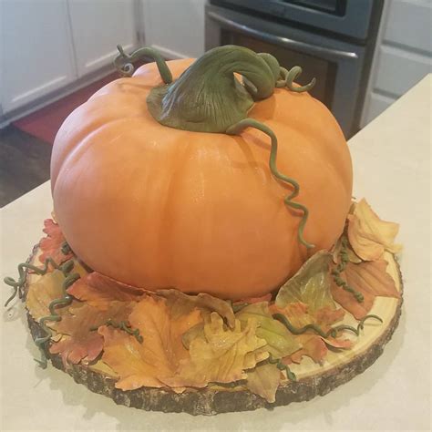 Fall Pumpkin Thanksgiving Cake : r/CAKEWIN