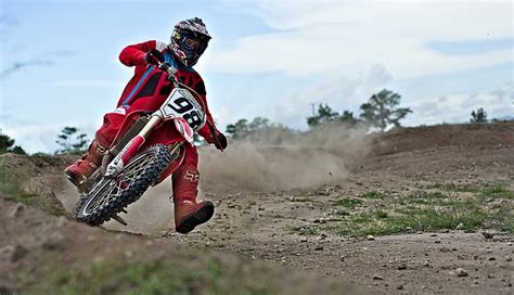 5 Most Effective Motocross Tips To Master Your Cornering Technique - Gauge Magazine