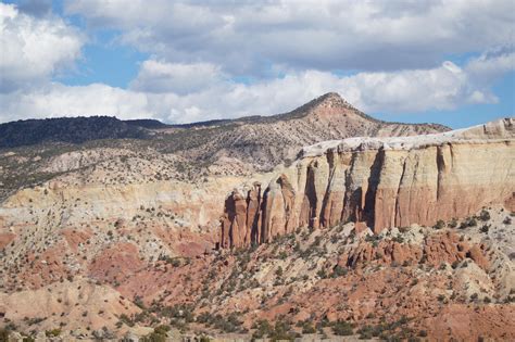 Ghost Ranch, Abiquiu New Mexico. OC [5456x3632] : r/EarthPorn