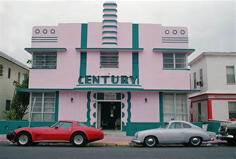 Check Out These Ten Nostalgic Photos Of Miami During The '80s