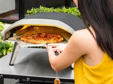 Ooni Koda 16 gas-powered pizza oven runs on either propane or natural gas for control - Absolute ...