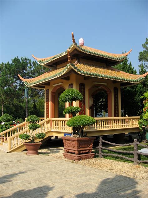 VIETNAM: MONASTERY RETREAT | Allan Stratton