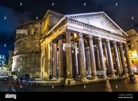 Pantheon at night, Rome, Italy Stock Photo - Alamy