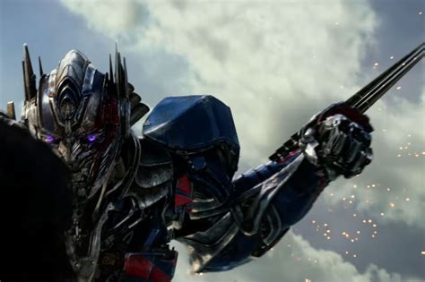 Transformers: The Last Knight trailer sees a killer Optimus Prime ...