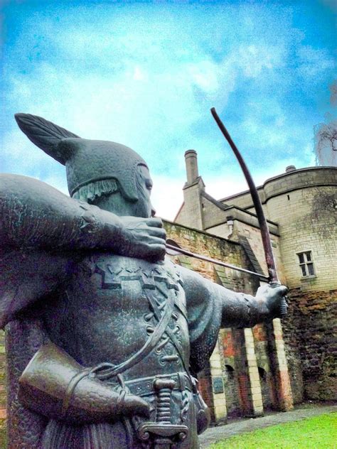 Statue of Robin Hood in Nottingham | Literary characters, Statue, Robin ...