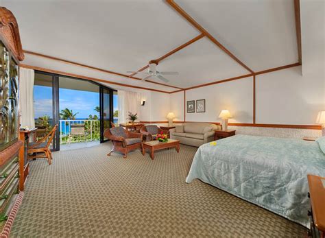 Hotel Review: Kaanapali Beach Hotel | TravelAge West