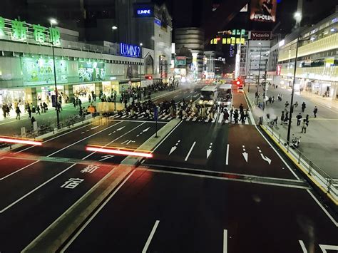 Shinjuku station during night rush : r/japanpics