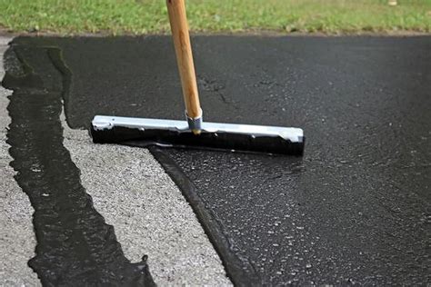 Sealcoating Driveway: Pros and Cons - Highway Masters Paving