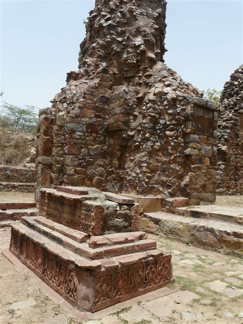 India - a Tourists paradise: Delhi - Tomb of Balban