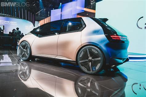 Live Photos: BMW i Vision Circular unveiled at the 2021 IAA