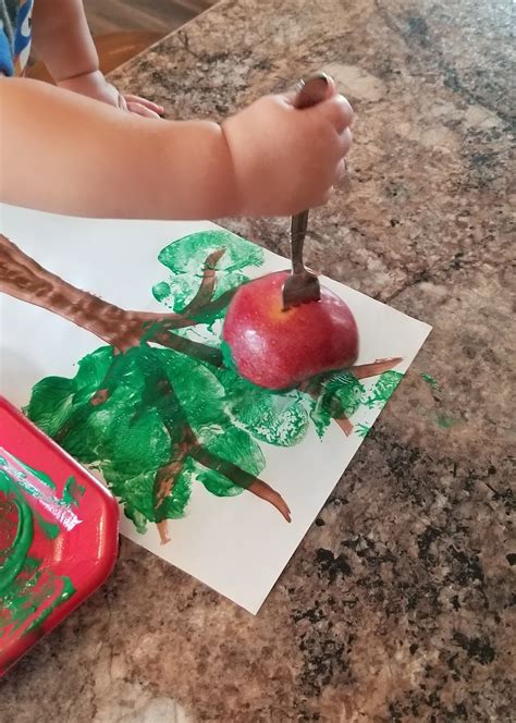 Once Daily DIY: Apple Tree Apple Print Painting