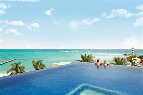 Hyatt Ziva Cancun With 547 luxuriously appointed...