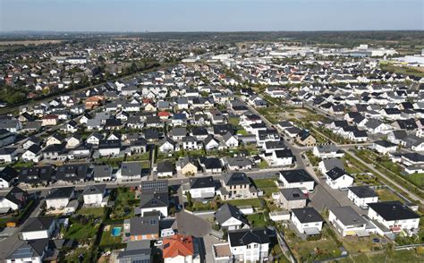 Gallery of The City Outskirts: Suburbia and Low-Cost Housing - 2