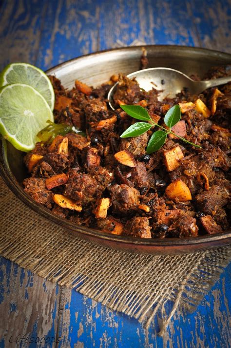 Life Scoops: Erachi Ullarthiyadu / Traditional Kerala Style Spiced Beef Roast with Coconut