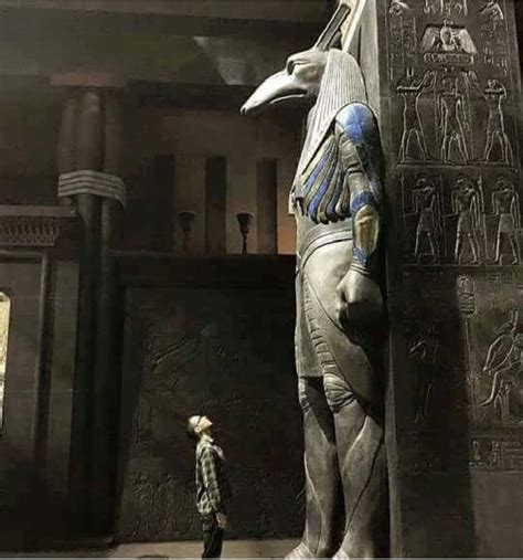 Statue of Anubis didn't look like this on NatGeo : r/HumanForScale