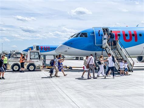 Ostend-Bruges Airport reopened this Friday for passenger flights after runway renovation ...