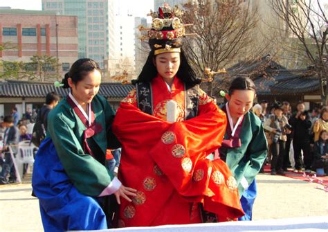 The Importance of Family in Korean Culture | OptiLingo