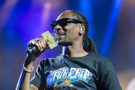 Snoop Dogg Has Rap Affirmations for Kids and 90s Moms Everywhere Are ...