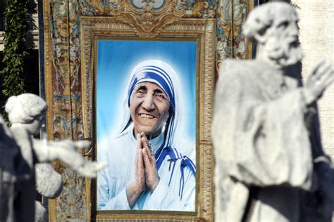 Pope Francis just recognized Mother Teresa’s second miracle. Now she will become a saint. - Vox