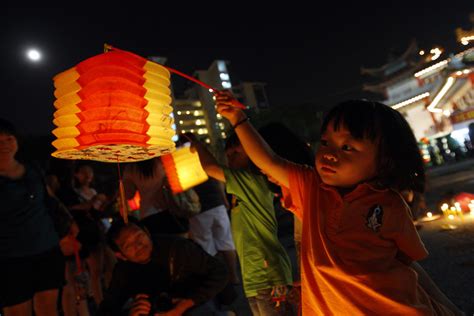 Burning Lanterns, BBQ and 7 Other Ways To Celebrate Mid-Autumn Festival