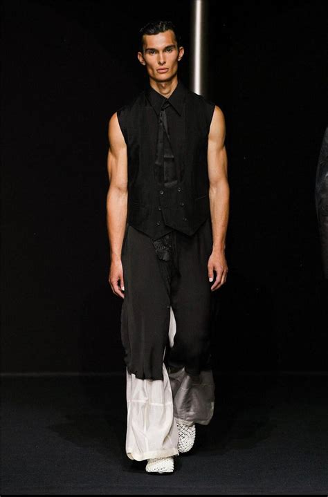 Emporio Armani Men's S/S 24 Show (Emporio Armani)