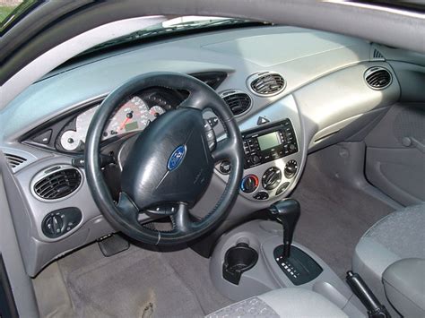 2003 Ford Focus - Interior Pictures - CarGurus