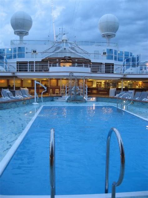 Emerald Princess – Avid Cruiser Cruise Reviews, Luxury Cruises, Expedition Cruises