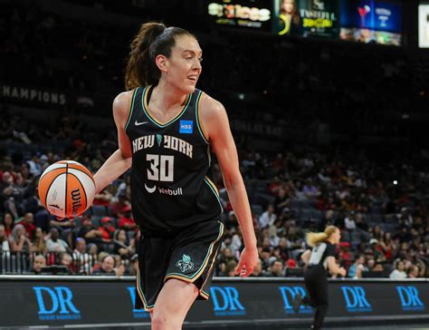 Breanna Stewart scores 45 points in 3 quarters; sets franchise, WNBA ...