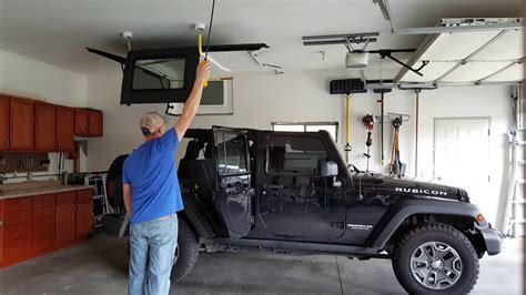 Concealed Jeep hardtop lift with electric hoist - YouTube