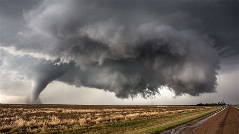 Triplet tornadoes in Kansas. [1920x1080p] [OC] Weather Storm, Wild ...