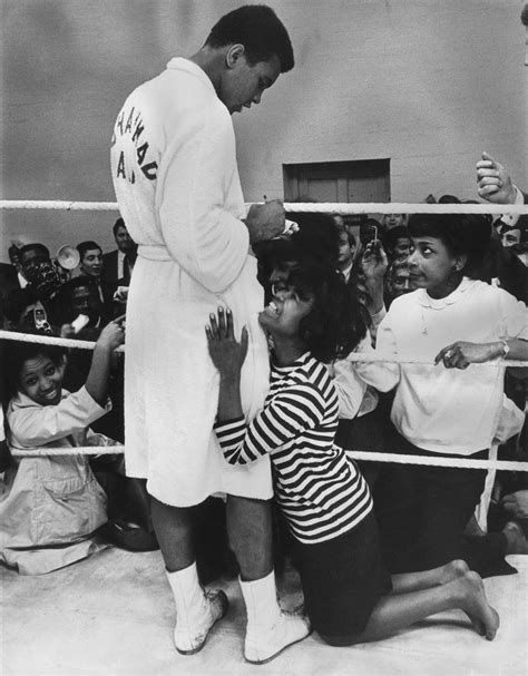 Get off your knees. Muhammad Ali Boxing, Muhammad Ali Quotes, Mohamed ...