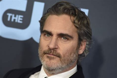 US host sorry for mocking Joaquin Phoenix 'cleft lip', Entertainment ...