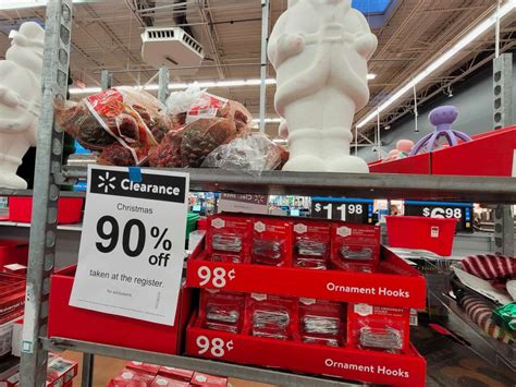 RUN! 90% Off Walmart Christmas Clearance | Treats, Gift Sets, Decor ...