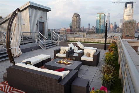 Contemporary NYC Rooftop Deck With Lawn, Fire Pit, and City View | A ...