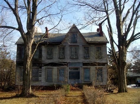 Aberdeen NJ Life: Abandoned House on Cliffwood Avenue