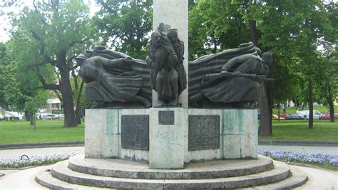 The Art History Journal: Kragujevac Monument