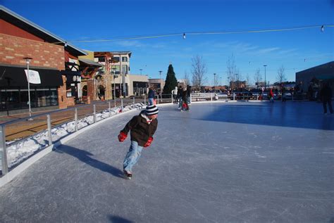 Which ice skating rinks are near what Colorado towns?