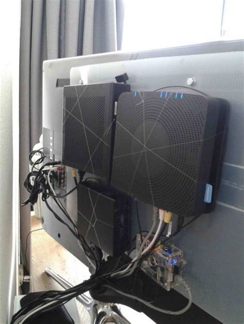 I wanted to get rid of the devices around my TV (decoder, router, hard ...