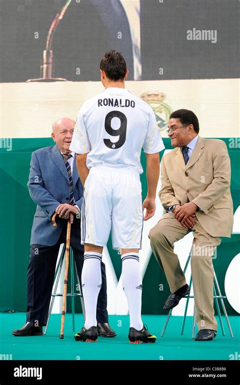 Cristiano Ronaldo is presented as Real Madrid new player number 9 in ...