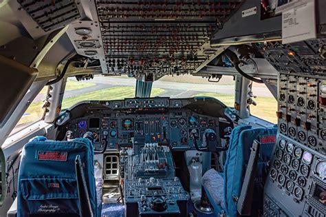 Boeing 747 Cockpit