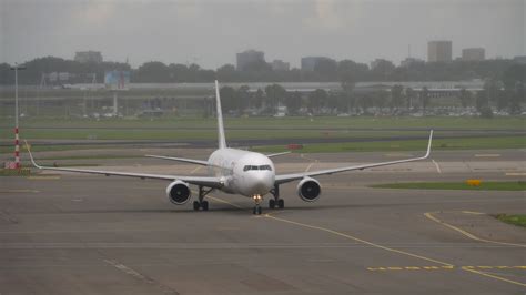 TUI Fly Boeing 767 taxiing after landing 8064652 Stock Video at Vecteezy