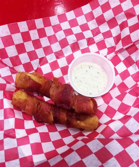 I Ate The Wackiest Deep-Fried Food At The Texas State Fair | State fair food, Fair food recipes ...