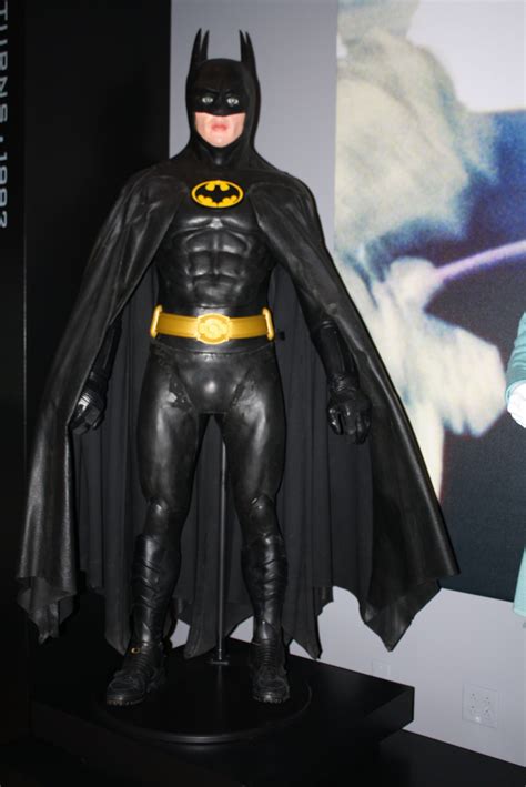 Actual cowl, cape and armor from the film Batman (1989) | Batman, Michael keaton, Superhero