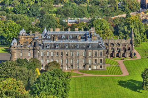 A Look at All of Queen Elizabeth II's Royal Homes | Visit edinburgh ...