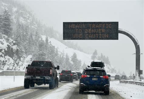 Colorado to run passenger vans on I-70 to ease ski traffic | SKI