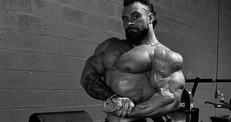 Chris Bumstead Shows Off Insane Physique Update A Month Out Of 2022 Olympia