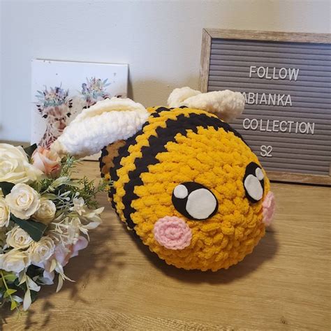 Bee Pillow Crochet - Etsy