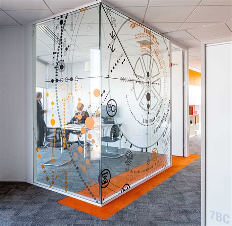 , #moderncorporateofficedesignglasswalls in 2020 | Office interior design, Office wall design ...