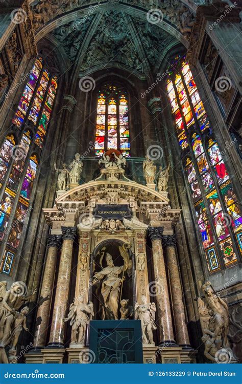 Interior of the Duomo Di Milano (Dome of Milan), Milan, Italy ...