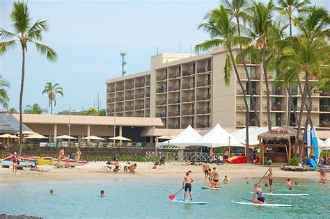 Hawaii s moderately priced hotels lead the way in 2012